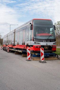 Skoda 15T ForCity Alfa, Prag Toplu Taşımacılık Şirketi için Skoda Transportation tarafından geliştirilen üç bölümden oluşan bir tramvay.
