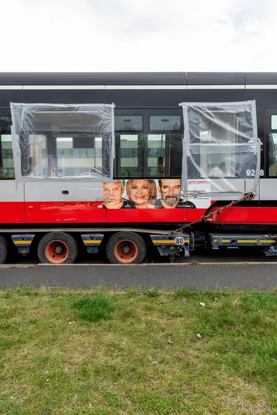 Skoda 15T ForCity Alfa, Prag Toplu Taşımacılık Şirketi için Skoda Transportation tarafından geliştirilen üç bölümden oluşan bir tramvay.