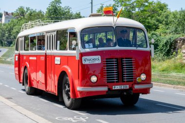 1948 'de orduya katılmış, 1955' te kapatılmış. Sonra mobil bir kütüphaneye dönüştürüldü ve bir yarış arabası taşıdı. 2010 yılından bu yana tarihi araç koleksiyonuna dahil.