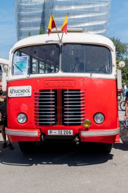 1948 'de orduya katılmış, 1955' te kapatılmış. Sonra mobil bir kütüphaneye dönüştürüldü ve bir yarış arabası taşıdı. 2010 yılından bu yana tarihi araç koleksiyonuna dahil.