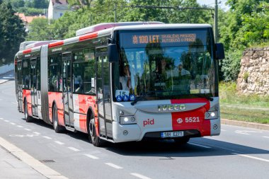 Iveco Urbanway 18M Hybrid, Iveco Çek Cumhuriyeti Vysoke Myto tarafından 2013 yılından beri Iveco otobüs grubunun bir parçası olarak üretilen bir şehir ve şehirler arası yarı-alçak katlı otobüs modelidir..