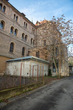 Aziz Gabriel Manastırı Beuron Cemaati 'nin Benedictine rahibelerinin eski bir dini evidir. Bölgede ilk olarak Bakire Meryem 'in Anonsları manastırı yer aldı..