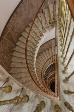 Yapımcı bina 1930 'da inşa edildi. Tasarımın yazarı mimar Adolf Foehr ve Avusturyalı sigorta şirketi Donau 'nun genel merkezi olarak inşa edilmiştir..