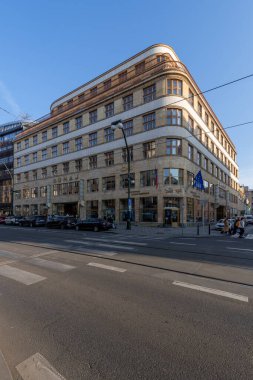 Yapımcı bina 1930 'da inşa edildi. Tasarımın yazarı mimar Adolf Foehr ve Avusturyalı sigorta şirketi Donau 'nun genel merkezi olarak inşa edilmiştir..