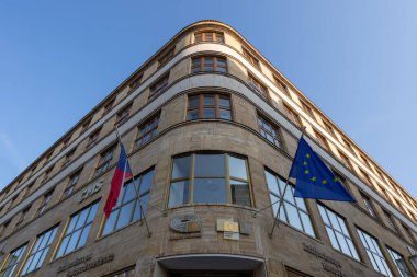 Yapımcı bina 1930 'da inşa edildi. Tasarımın yazarı mimar Adolf Foehr ve Avusturyalı sigorta şirketi Donau 'nun genel merkezi olarak inşa edilmiştir..