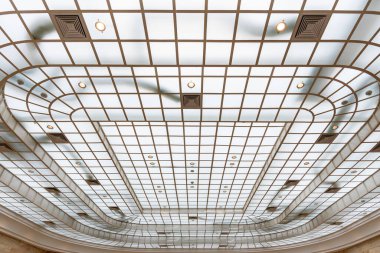 Yapımcı bina 1930 'da inşa edildi. Tasarımın yazarı mimar Adolf Foehr ve Avusturyalı sigorta şirketi Donau 'nun genel merkezi olarak inşa edilmiştir..