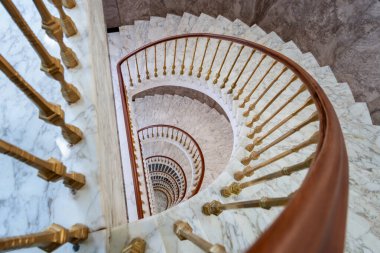 Yapımcı bina 1930 'da inşa edildi. Tasarımın yazarı mimar Adolf Foehr ve Avusturyalı sigorta şirketi Donau 'nun genel merkezi olarak inşa edilmiştir..