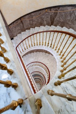 Yapımcı bina 1930 'da inşa edildi. Tasarımın yazarı mimar Adolf Foehr ve Avusturyalı sigorta şirketi Donau 'nun genel merkezi olarak inşa edilmiştir..