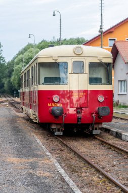 820 serisi demiryolu (M 240.0), Çekoslovak Devlet Demiryolları (SD) için 1960 'larda üretilen dizel demiryolu. Yolcu taşımacılığı için daha çok yerel ve bölgesel hatlarda kullanıldı.