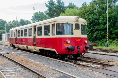820 serisi demiryolu (M 240.0), Çekoslovak Devlet Demiryolları (SD) için 1960 'larda üretilen dizel demiryolu. Yolcu taşımacılığı için daha çok yerel ve bölgesel hatlarda kullanıldı.