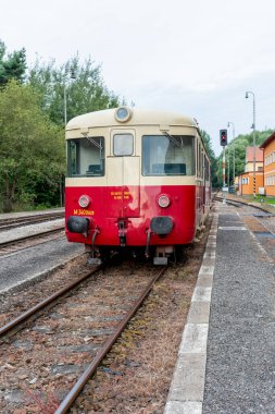 820 serisi demiryolu (M 240.0), Çekoslovak Devlet Demiryolları (SD) için 1960 'larda üretilen dizel demiryolu. Yolcu taşımacılığı için daha çok yerel ve bölgesel hatlarda kullanıldı.
