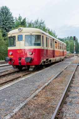 820 serisi demiryolu (M 240.0), Çekoslovak Devlet Demiryolları (SD) için 1960 'larda üretilen dizel demiryolu. Yolcu taşımacılığı için daha çok yerel ve bölgesel hatlarda kullanıldı.