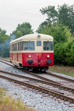 820 serisi demiryolu (M 240.0), Çekoslovak Devlet Demiryolları (SD) için 1960 'larda üretilen dizel demiryolu. Yolcu taşımacılığı için daha çok yerel ve bölgesel hatlarda kullanıldı.