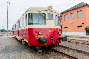820 serisi demiryolu (M 240.0), Çekoslovak Devlet Demiryolları (SD) için 1960 'larda üretilen dizel demiryolu. Yolcu taşımacılığı için daha çok yerel ve bölgesel hatlarda kullanıldı.