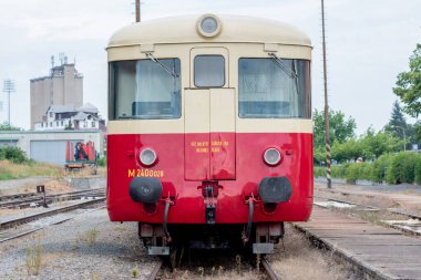 820 serisi demiryolu (M 240.0), Çekoslovak Devlet Demiryolları (SD) için 1960 'larda üretilen dizel demiryolu. Yolcu taşımacılığı için daha çok yerel ve bölgesel hatlarda kullanıldı.