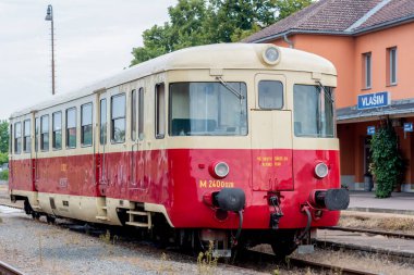 820 serisi demiryolu (M 240.0), Çekoslovak Devlet Demiryolları (SD) için 1960 'larda üretilen dizel demiryolu. Yolcu taşımacılığı için daha çok yerel ve bölgesel hatlarda kullanıldı.