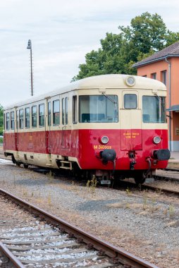820 serisi demiryolu (M 240.0), Çekoslovak Devlet Demiryolları (SD) için 1960 'larda üretilen dizel demiryolu. Yolcu taşımacılığı için daha çok yerel ve bölgesel hatlarda kullanıldı.