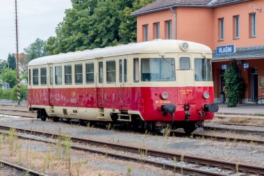 820 serisi demiryolu (M 240.0), Çekoslovak Devlet Demiryolları (SD) için 1960 'larda üretilen dizel demiryolu. Yolcu taşımacılığı için daha çok yerel ve bölgesel hatlarda kullanıldı.