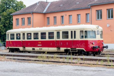 820 serisi demiryolu (M 240.0), Çekoslovak Devlet Demiryolları (SD) için 1960 'larda üretilen dizel demiryolu. Yolcu taşımacılığı için daha çok yerel ve bölgesel hatlarda kullanıldı.