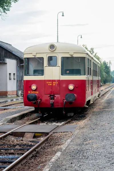 820 serisi demiryolu (M 240.0), Çekoslovak Devlet Demiryolları (SD) için 1960 'larda üretilen dizel demiryolu. Yolcu taşımacılığı için daha çok yerel ve bölgesel hatlarda kullanıldı.
