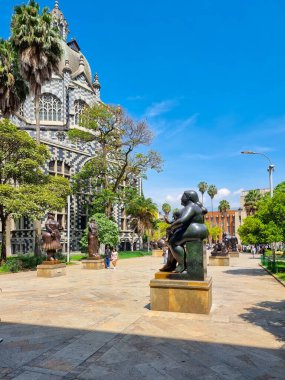 Kolombiya, Medellin, 30 Mayıs 2023, Botero Meydanı ve Uribe Sarayı