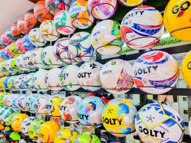 Kolombiya, Medellin, 5 Haziran 2023, el yapımı balon gösterisi.