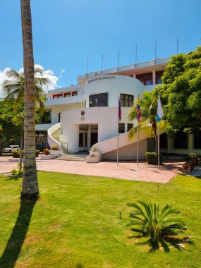 Kolombiya, Santa Marta, 10 Haziran 2023, eyalet hükümet binası girişi.