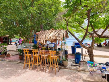 Kolombiya, Santa Marta, Plajda meyve suyu tezgahı