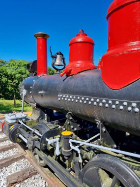 Kolombiya, Doradal, 24 Temmuz 2023, buharlı lokomotifin yan görüntüsü.