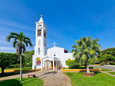 Panama, Alanje, 14 Eylül 2023 Havari Santiago Kilisesi, geçenlerde beyaza boyandı.