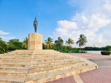 Kolombiya, Cartagena de Indias, 18 Ekim 2023, Camilo Rueda Lopez 'in Catalina anıtı ve heykeli.