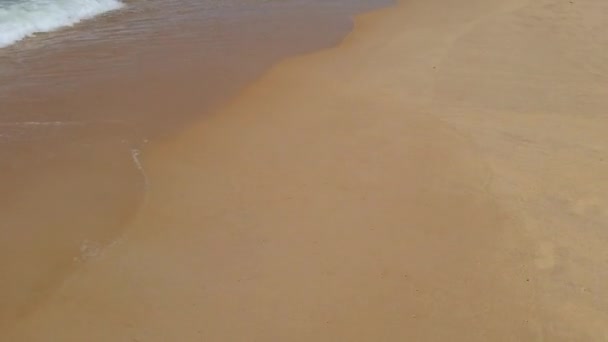 Moving Sand Beach Next Sea Waves Hitting Sand Background Vacation — Vídeos de Stock