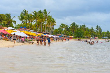 Coroa Vermelha plajı manzarası, Santa Cruz Cabralia, Bahia Eyaleti 'nin bir turizm beldesi. Brezilya 'nın keşfedildiği zamandan kalma tarihi plaj.