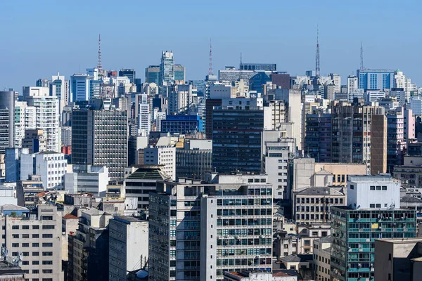 Sao Paulo şehrinin tarihi merkez bölgesindeki yeni ve eski binalarının havadan görünüşü. Sao Paulo şehir merkezi - SP, Brezilya. 