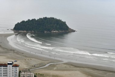 Santos, SP, Brezilya 'daki Urubuquecaba Adası' nın havadan görünüşü. Sao Paulo 'nun iç kısımlarında..