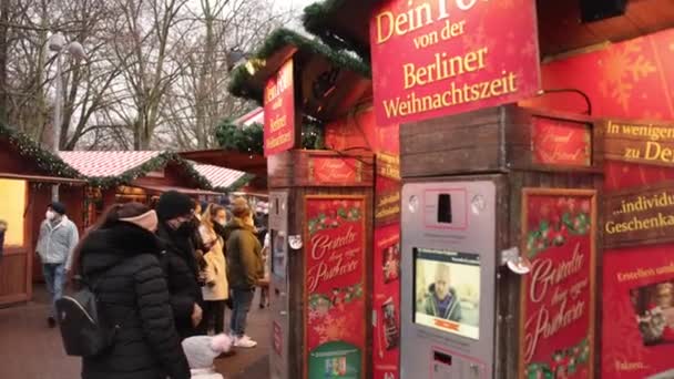 Berlin Niemcy Grudzień 2021 Stoisko Fotograficzne Technologia Wifi Twoje Zdjęcia — Wideo stockowe