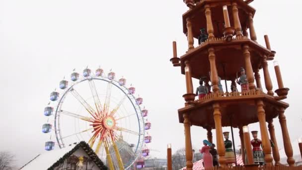 Observation Wheel Christmas Market Ferris Wheel Різдвяний Ярмарок Люди Роблять — стокове відео