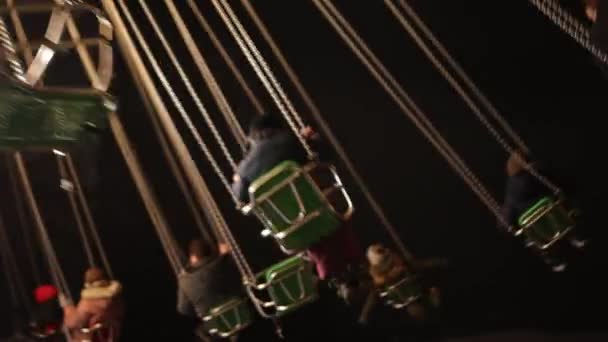 Карусель Нічне Освітлення Розважальний Парк Wave Swinger Проїзд Гойдалка Карусель — стокове відео