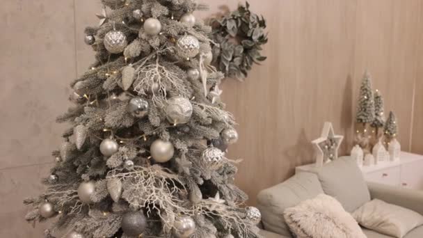 Adornos Navidad Árbol Navidad Chispeante Hada Tema Navidad Interior Con — Vídeos de Stock