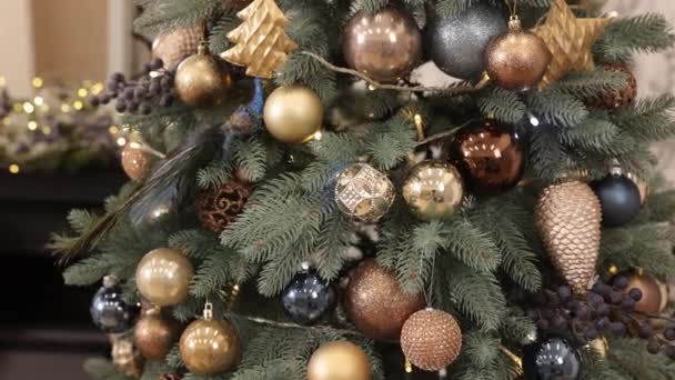 Festivamente Decorato Ghirlanda Luci Albero Natale Albero Natale Splendidamente Decorato — Video Stock