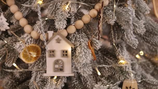 Χριστουγεννιάτικα Φώτα Νέο Έτος Έννοια Festively Διακοσμημένο Χριστουγεννιάτικο Δέντρο Στολίδια — Αρχείο Βίντεο