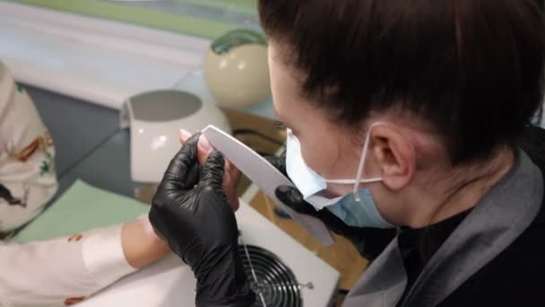 Lima Unghie Processo Manicure Abile Manicure Manicurista Clienti Limatura Unghie — Video Stock