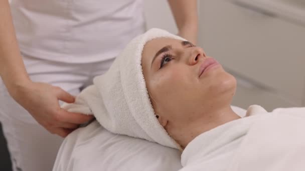 Facial Massage Skin Care Beauty Spa Beautiful Woman Having Facial — Video Stock
