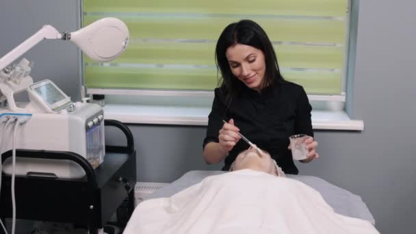 Kosmetologie Klinik Kosmetologie Therapie Retinol Peeling Schönheits Peeling Mit Enzymmasken — Stockvideo