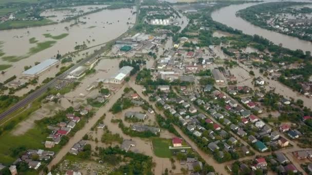Översvämmad Väg Nedsänkt Vatten Översvämningsskydd Översvämning Drabbade Hus Gatorna Staden — Stockvideo
