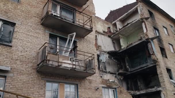 Ruiny Domu Poškozené Střelbou Ruský Útok Smutná Zkáza Scény Způsobená — Stock video