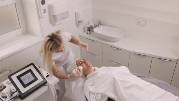 Aesthetic Salon Beauty Center Enjoying Massage Spa Concept Beauty Skin — Stockvideo