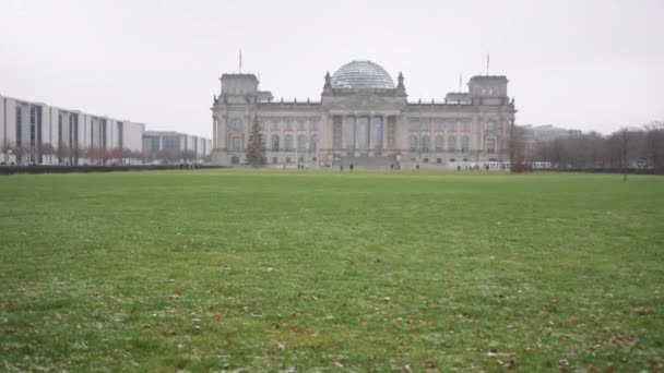 Budynek Reichstagu Szklana Kopuła Parlament Bundestagu Deutscher Bundestag Siedziba Niemieckiego — Wideo stockowe