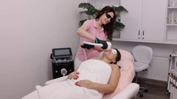 Ipl Kosmetologie Haarentfernung Spa Konzept Laserepilation Und Kosmetologie Kosmetologisches Verfahren — Stockvideo