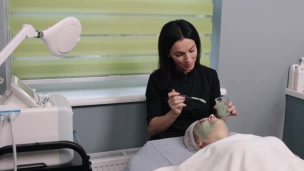 Peeling Gesichtsreinigung Kosmetologie Therapie Der Modernen Kosmetologie Werden Verfahren Eingesetzt — Stockvideo